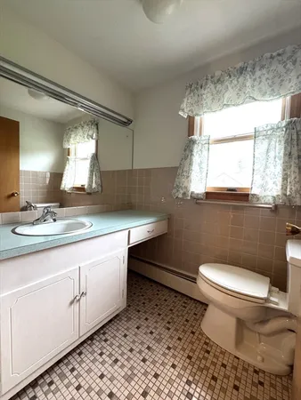 $649,000 | 144 Main Street, Kingston, NH 03848