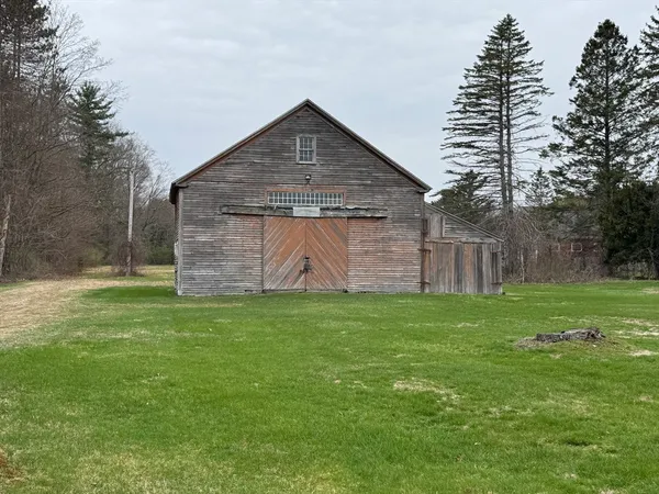$649,000 | 144 Main Street, Kingston, NH 03848