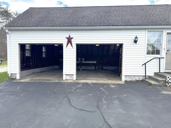 $649,000 | 144 Main Street, Kingston, NH 03848