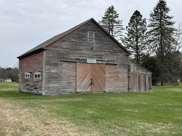 $649,000 | 144 Main Street, Kingston, NH 03848
