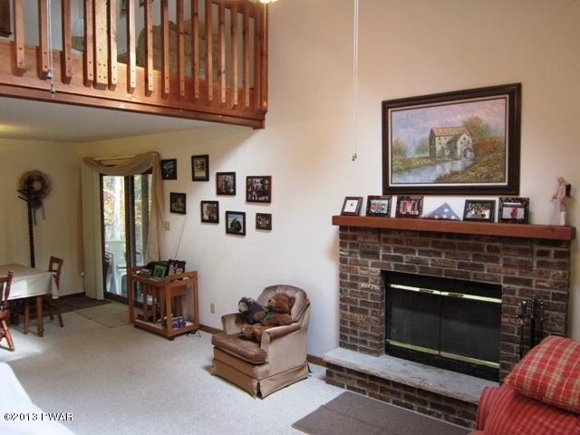 243 West Lakeview Road Lackawaxen, PA 18435 - Photo 4 of 21