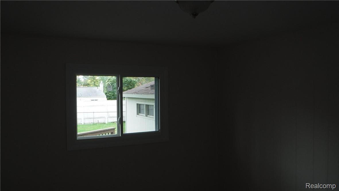 363 West Tienken Road Rochester, MI 48306 - Photo 21 of 29 DSCF0276.JPG