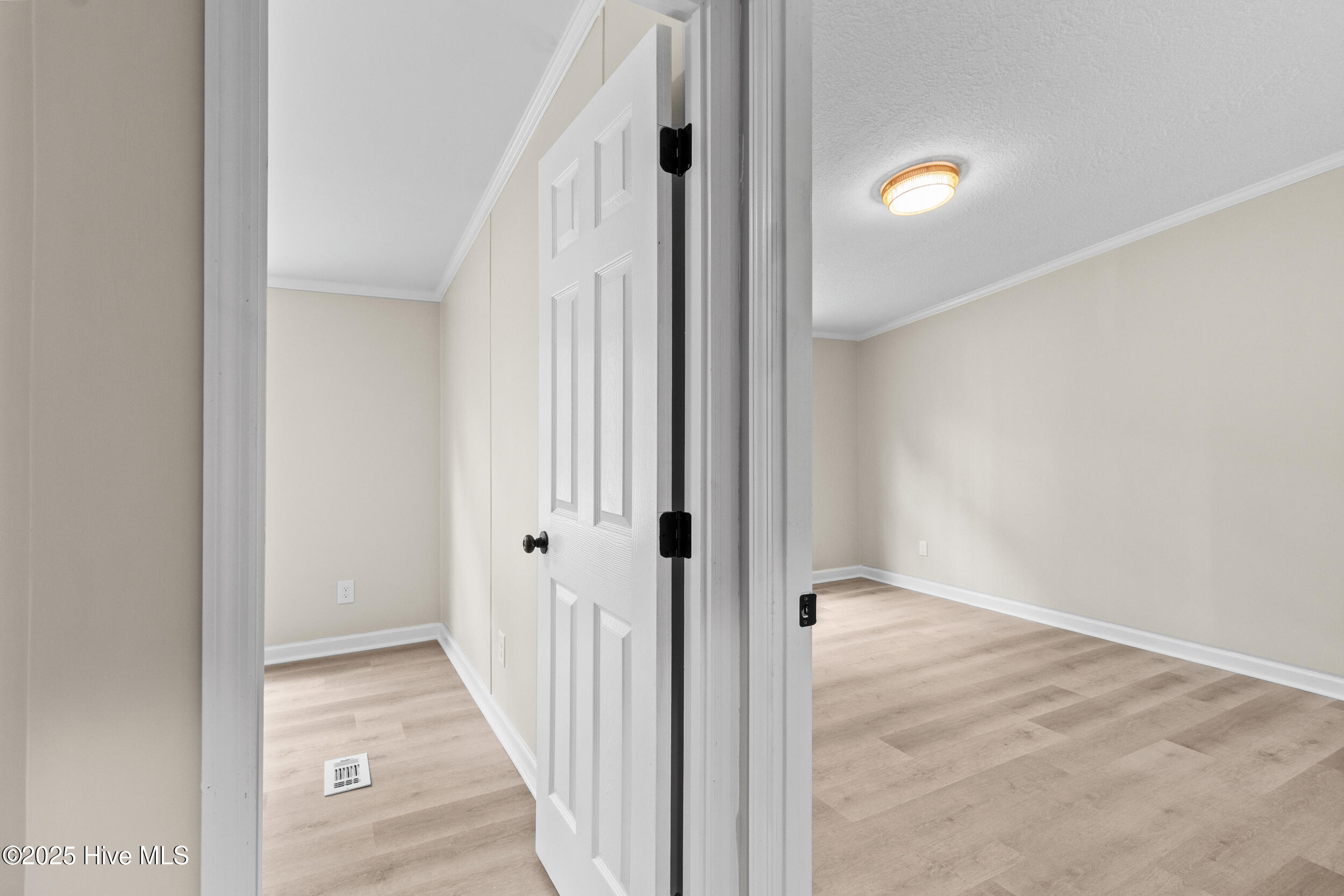 406 Arvida Spur Road Rocky Point, NC 28457 - Photo 14 of 42 14_hallway