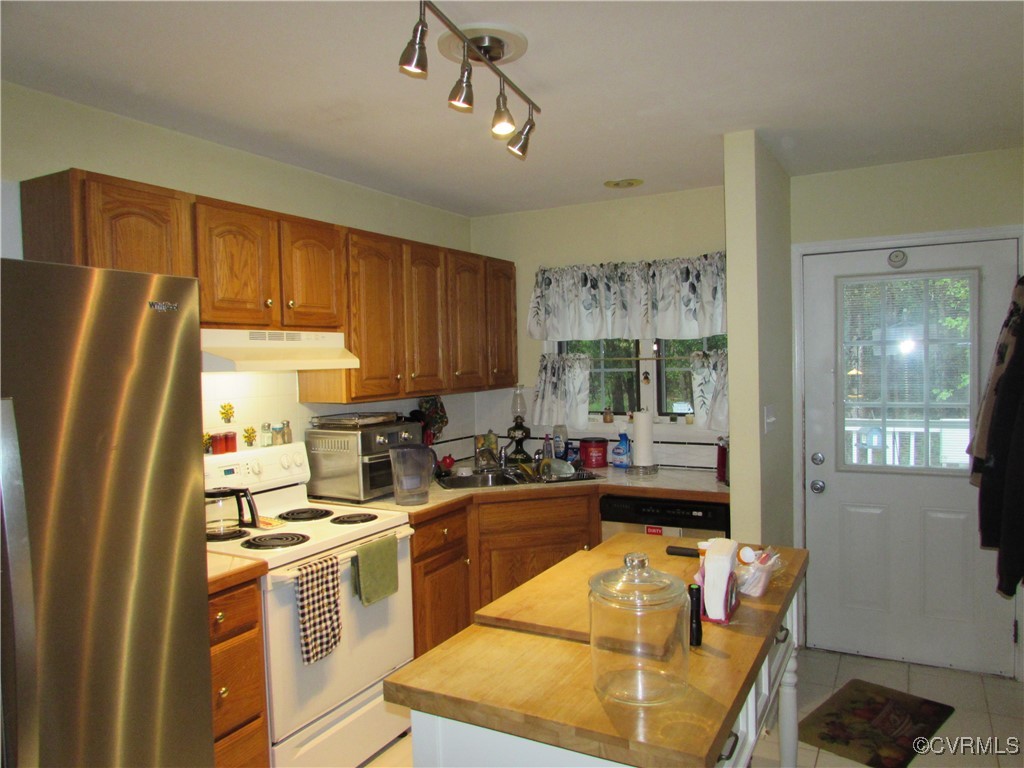 119 Olde Footpath Road Aylett, VA 23009 - Photo 3 of 20 Kitchen