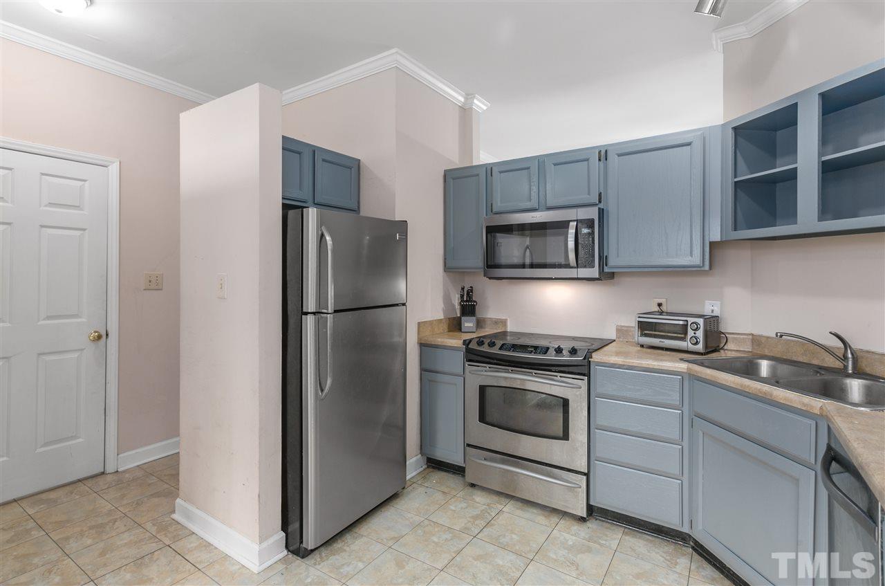 2728 Moorsfield Court Raleigh, NC 27604 - Photo 8 of 25