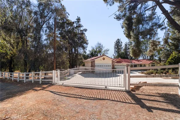 $1,150,000 | 16620 Rocky Glen Road, Perris, CA 92570