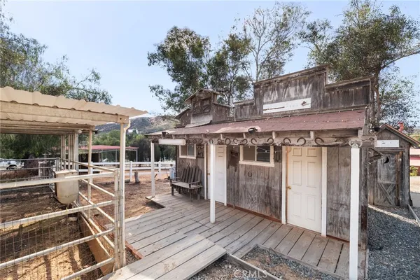 $1,150,000 | 16620 Rocky Glen Road, Perris, CA 92570