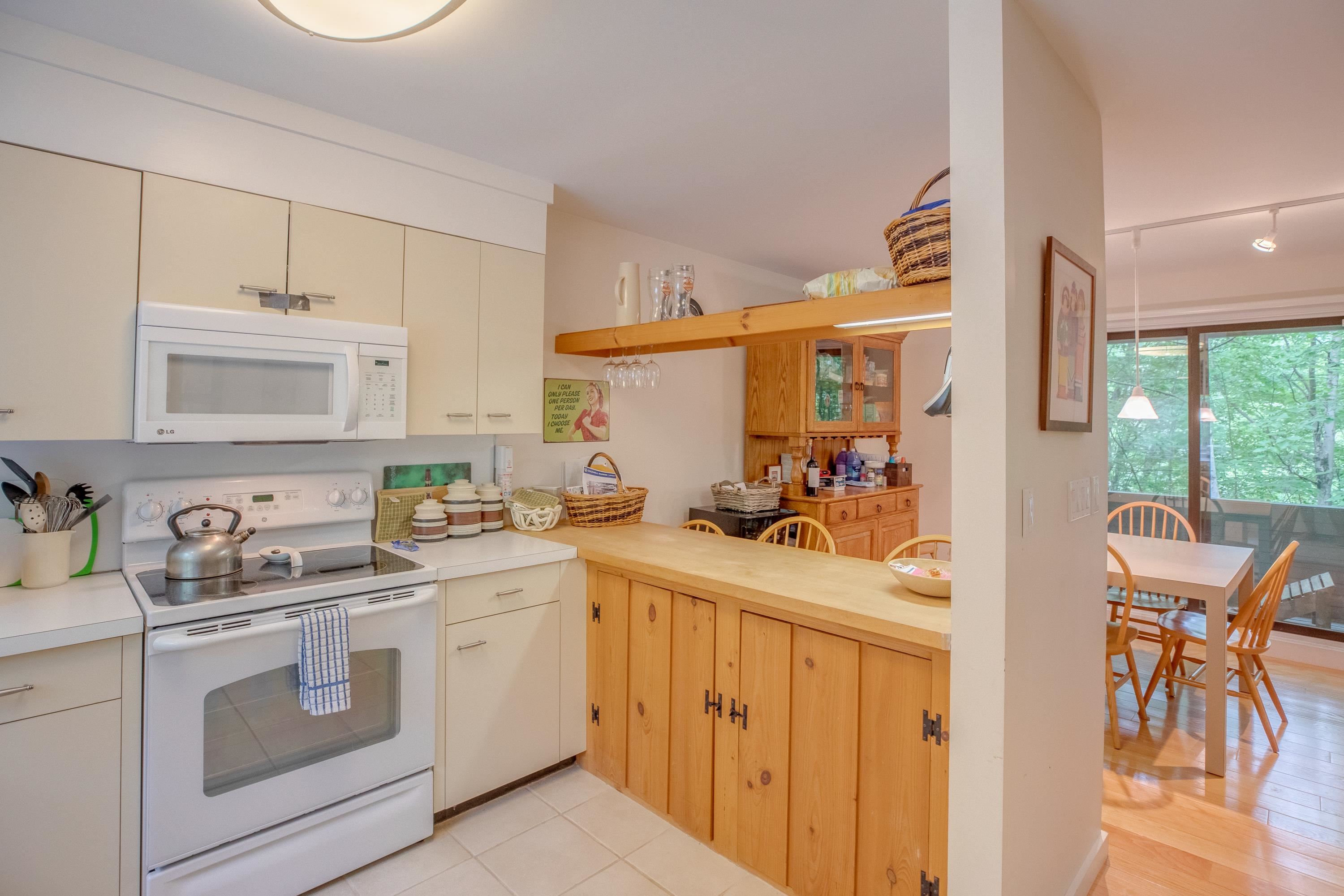 37 Clearbrook Road, Unit 2 Lincoln, NH 03251 - Photo 12 of 31