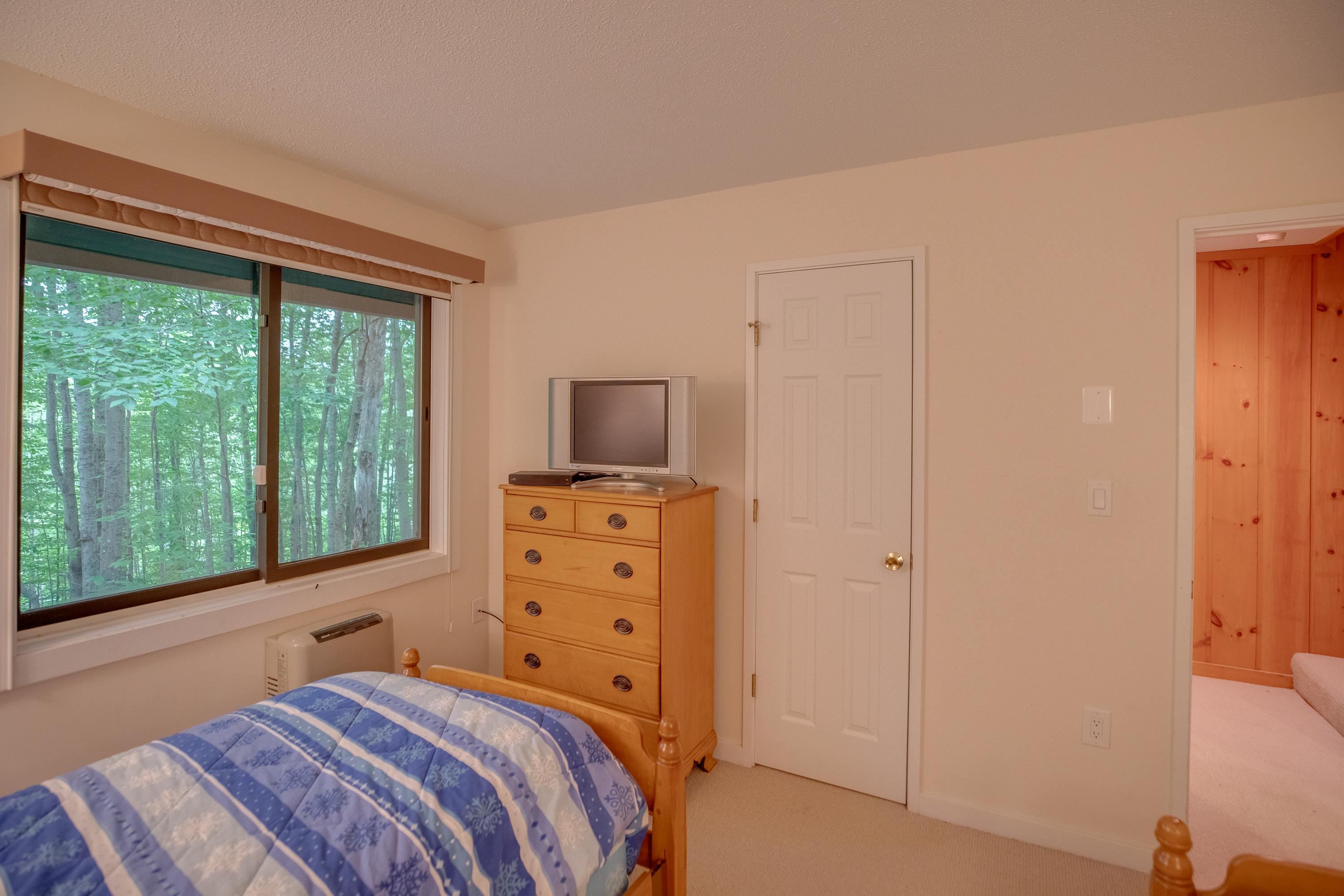 37 Clearbrook Road, Unit 2 Lincoln, NH 03251 - Photo 22 of 31