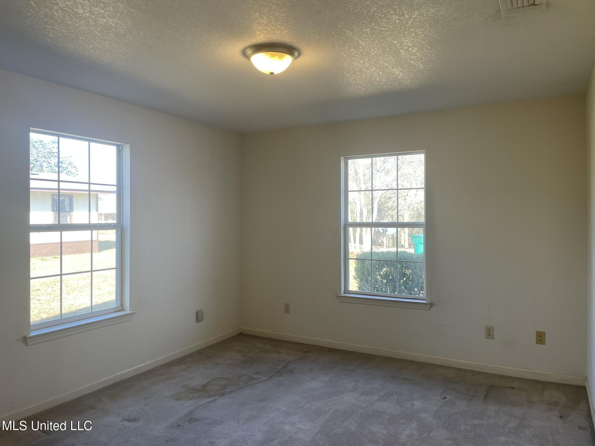 412 Madison Avenue Wiggins, MS 39577 - Photo 6 of 11 IMG_1328