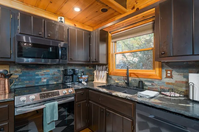 $389,900 | 229 Ringtail Run, Murphy, NC 28906