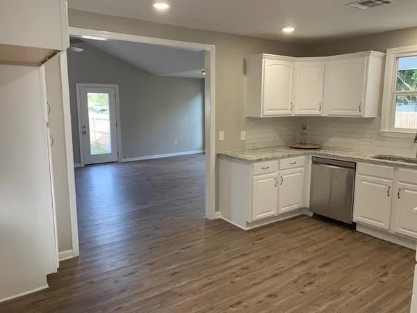 $2,000 | 801 Canton Street, Jefferson, LA 70121