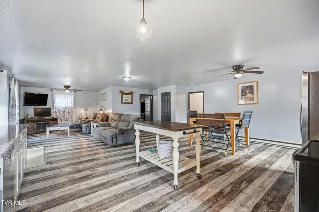 $305,000 | 28375 Poor Valley Road, Saltville, VA 24370