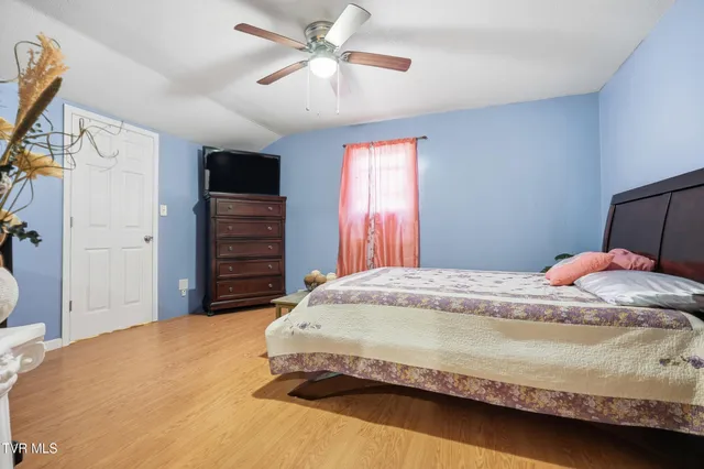 $305,000 | 28375 Poor Valley Road, Saltville, VA 24370