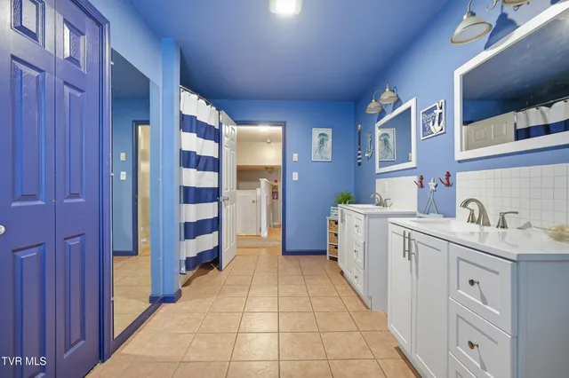 $305,000 | 28375 Poor Valley Road, Saltville, VA 24370