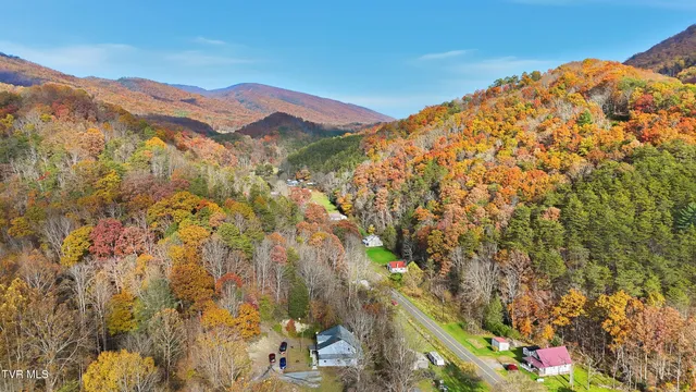 $305,000 | 28375 Poor Valley Road, Saltville, VA 24370