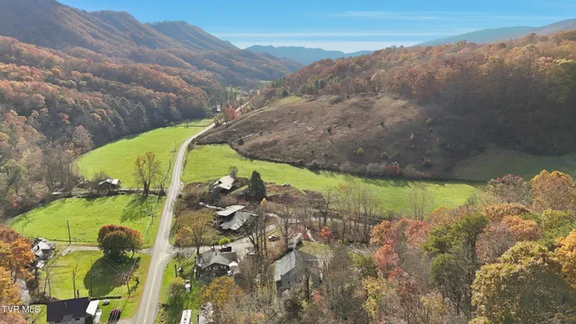 $305,000 | 28375 Poor Valley Road, Saltville, VA 24370