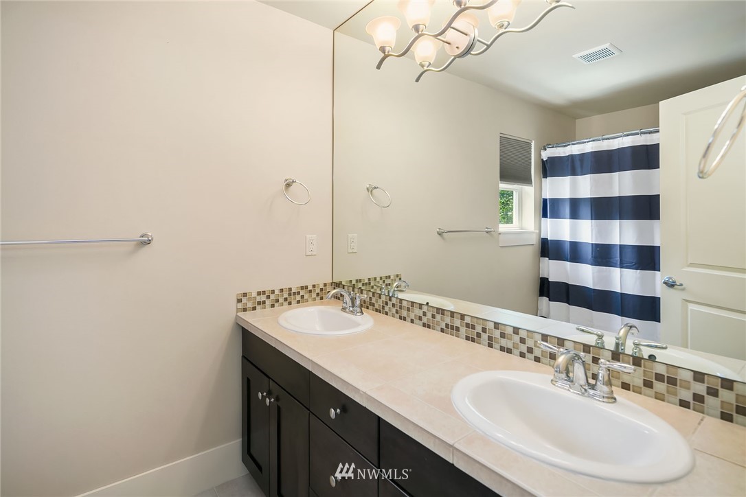 984 Kitsap Avenue Northeast Renton, WA 98059 - Photo 15 of 25