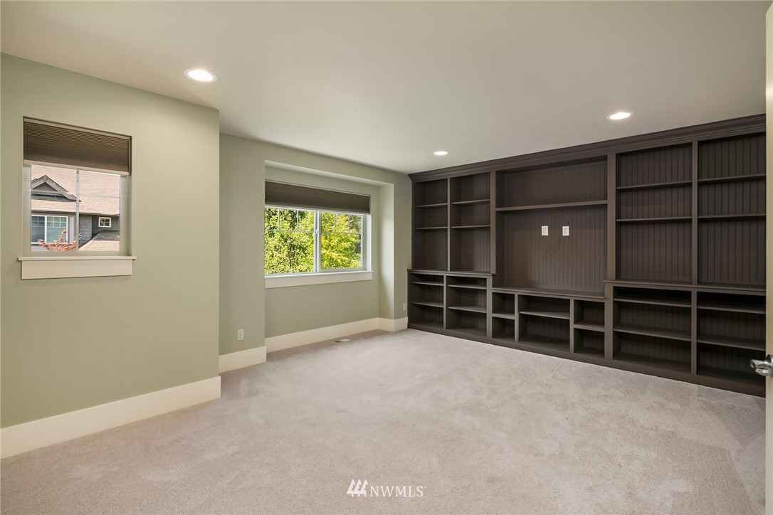984 Kitsap Avenue Northeast Renton, WA 98059 - Photo 16 of 25
