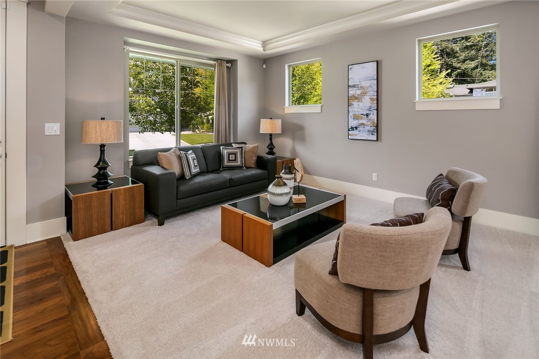 984 Kitsap Avenue Northeast Renton, WA 98059 - Photo 3 of 25