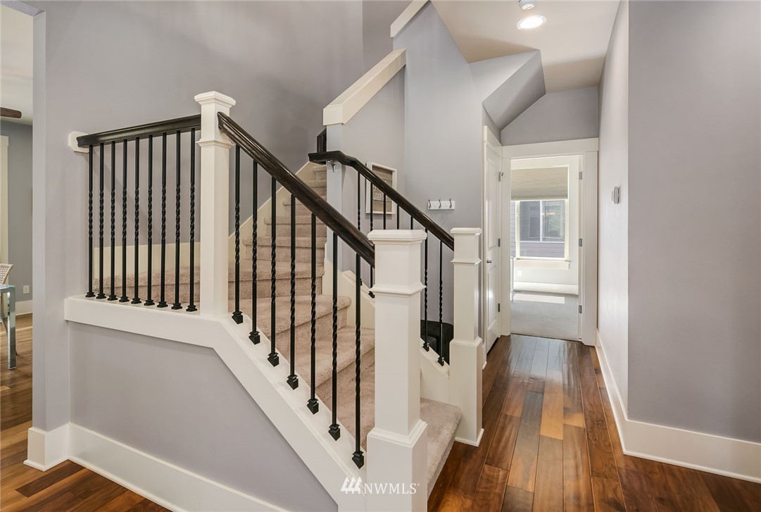 984 Kitsap Avenue Northeast Renton, WA 98059 - Photo 5 of 25