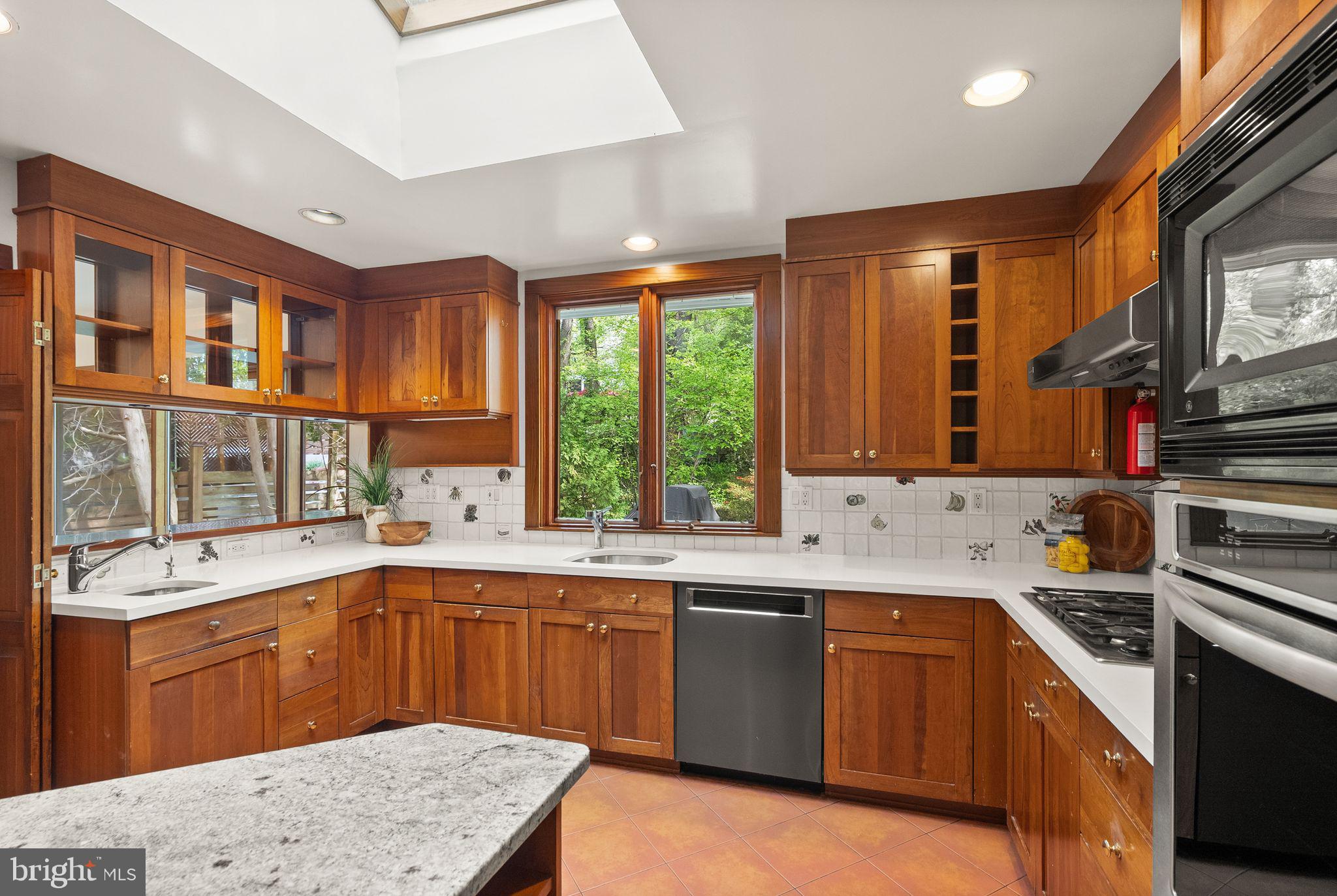 5927 Onondaga Road Bethesda, MD 20816 - Photo 20 of 37 Gallery Image 20
