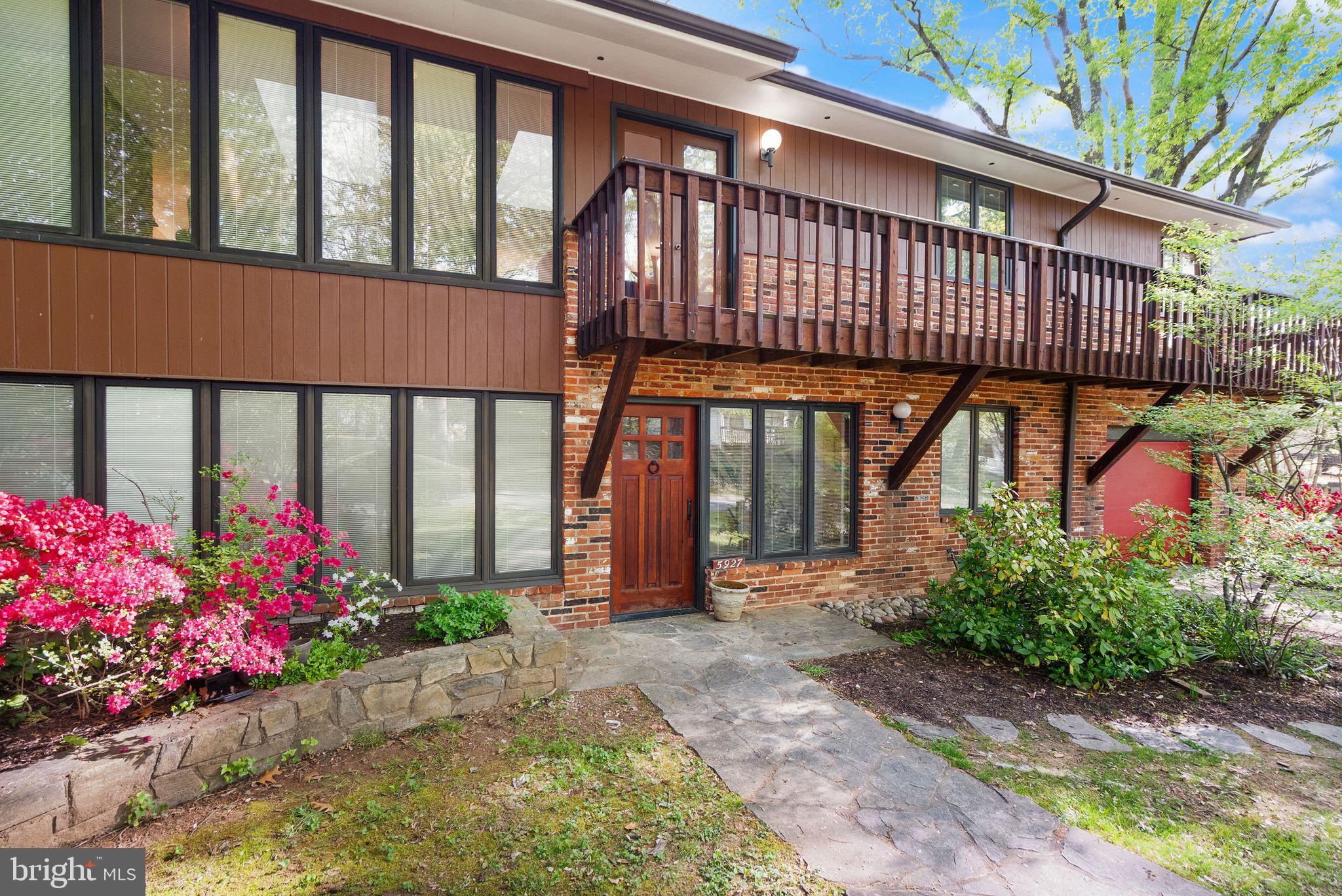 5927 Onondaga Road Bethesda, MD 20816 - Photo 3 of 37 Gallery Image 3