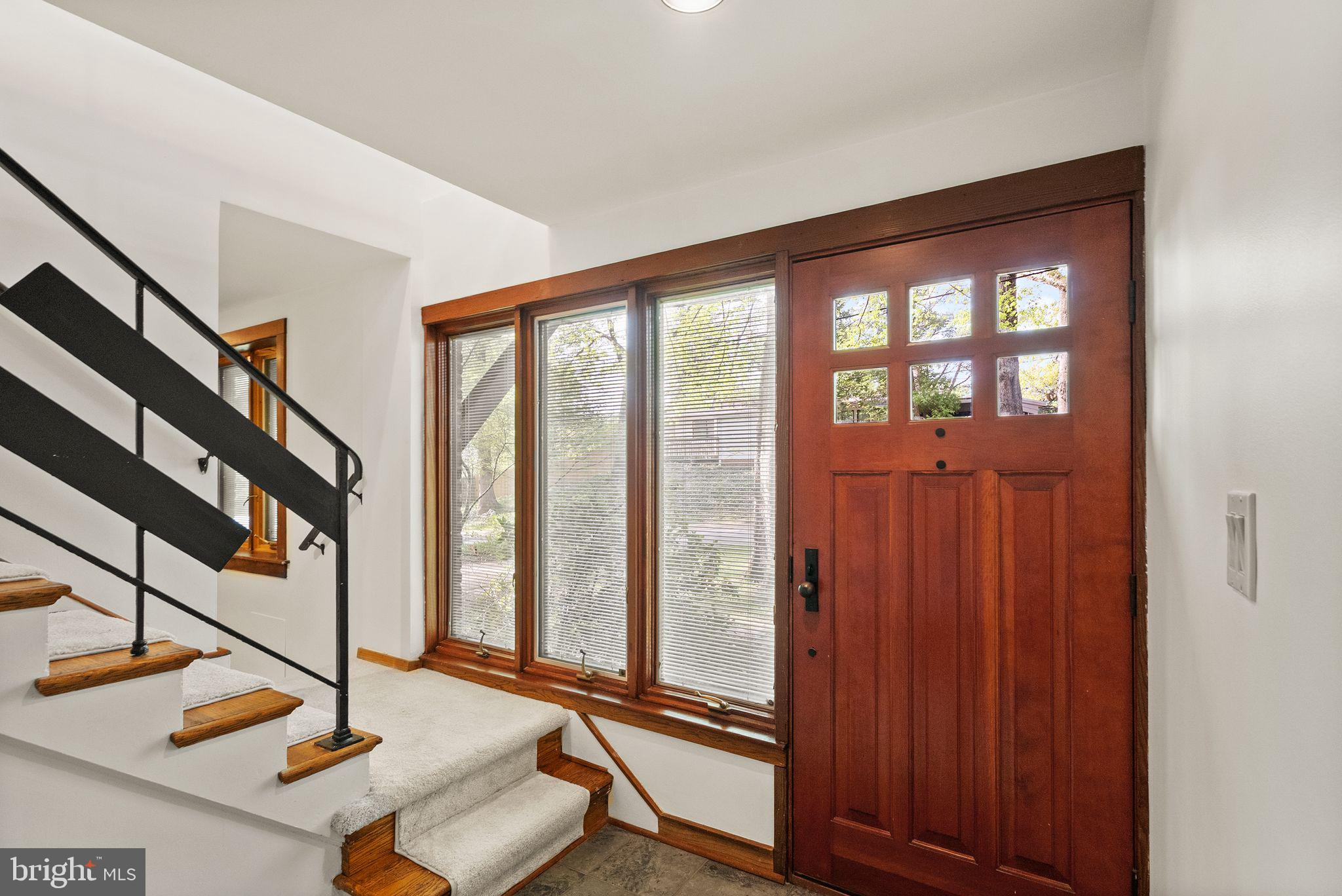 5927 Onondaga Road Bethesda, MD 20816 - Photo 5 of 37 Gallery Image 5