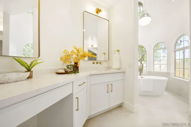 $2,710,000 | 17601 Valle Verde Road, Poway, CA 92064