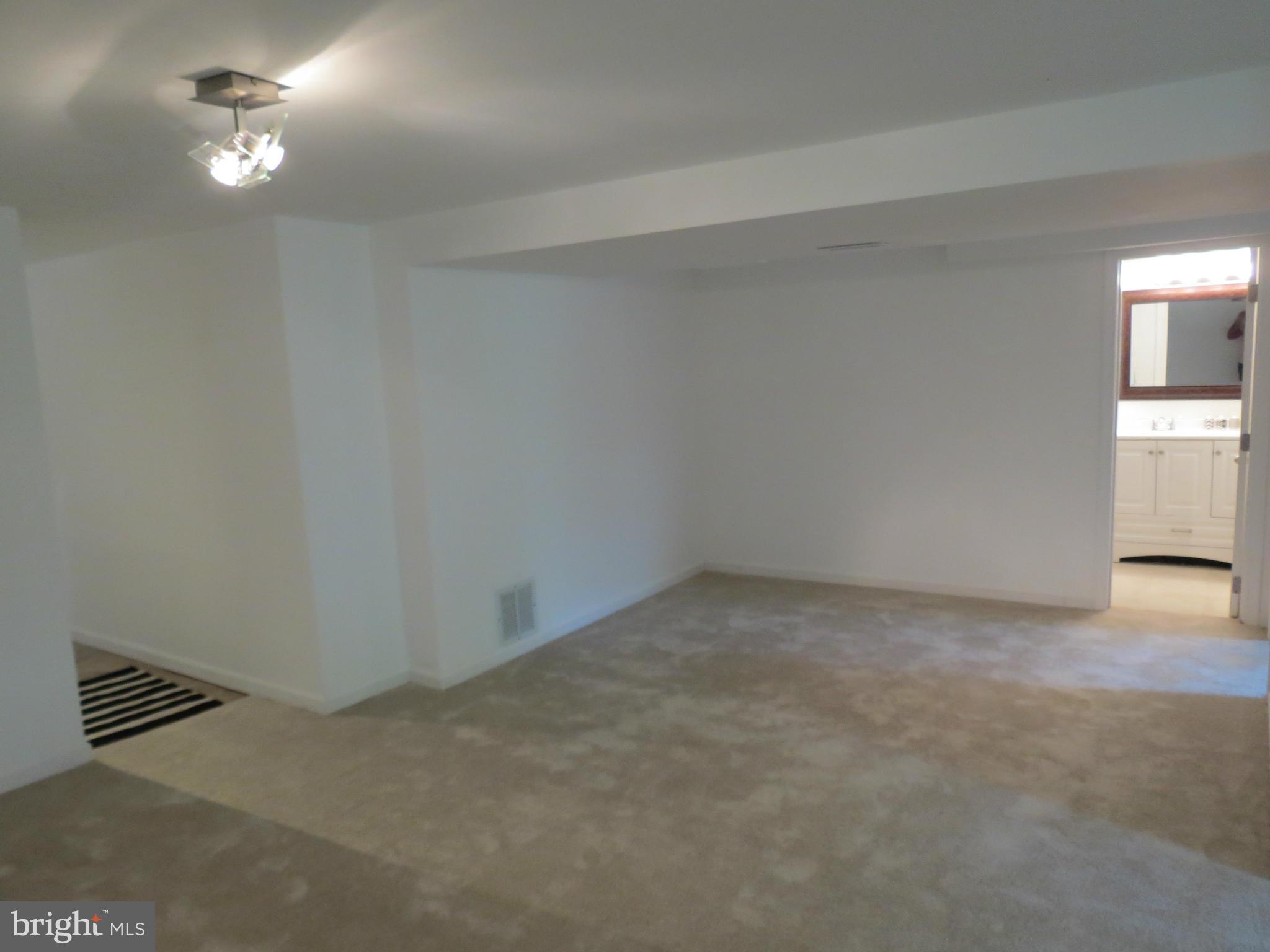 1304 Dilston Road Silver Spring, MD 20903 - Photo 18 of 22 Bath