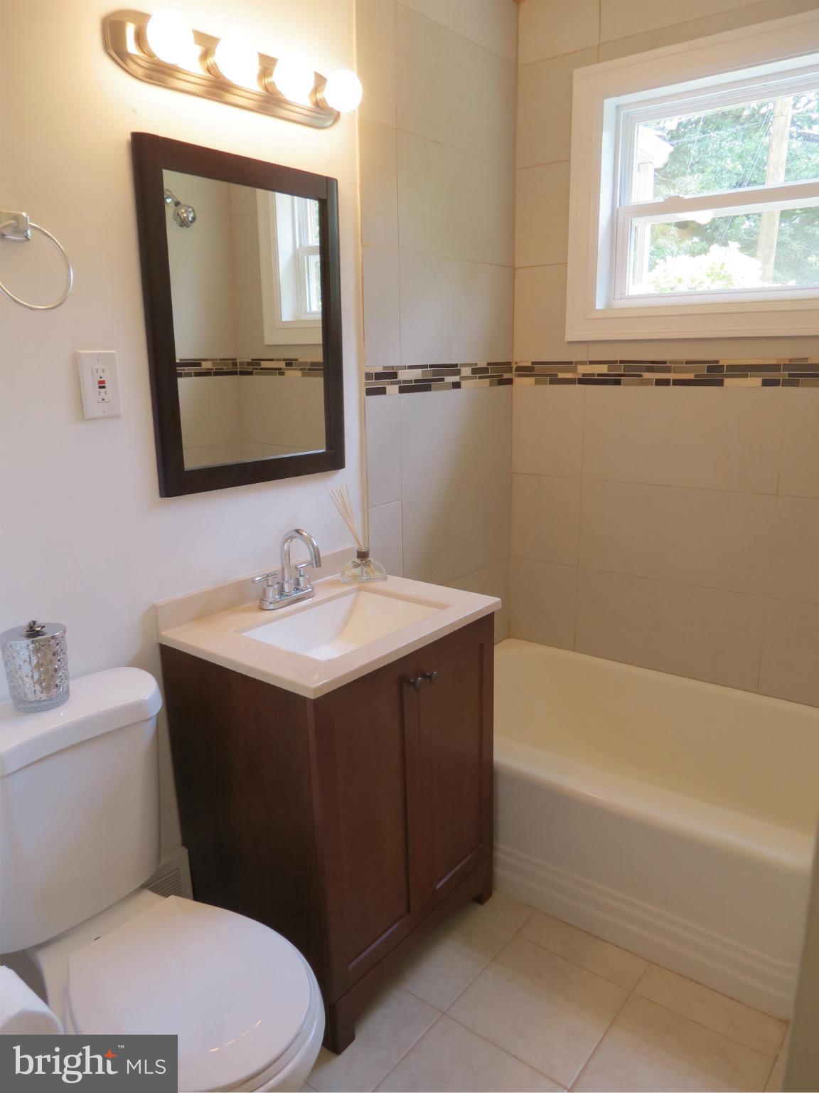 1304 Dilston Road Silver Spring, MD 20903 - Photo 8 of 22 Bath (Master)