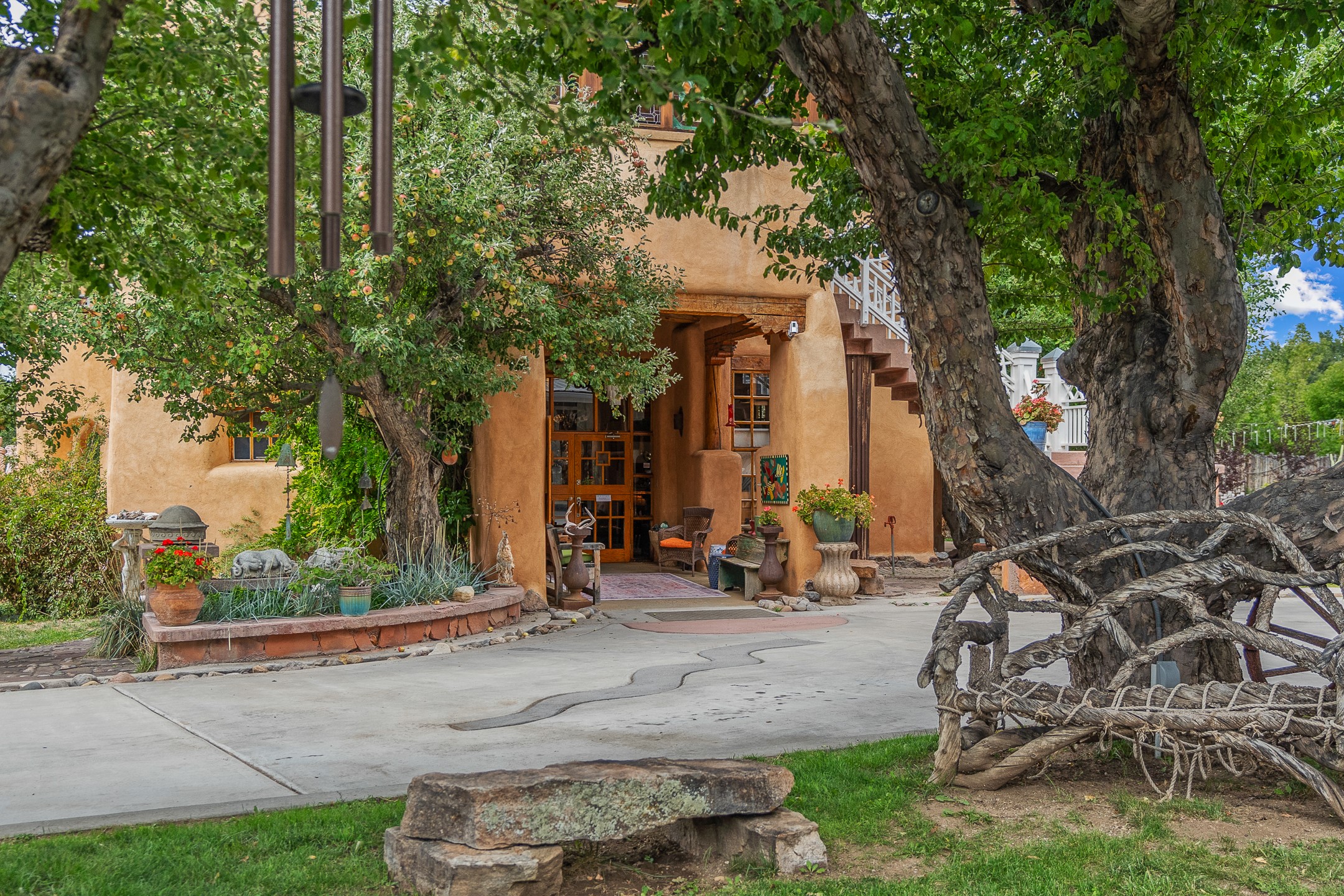 939 Kit Carson Road Taos, NM 87571 - Photo 4 of 54