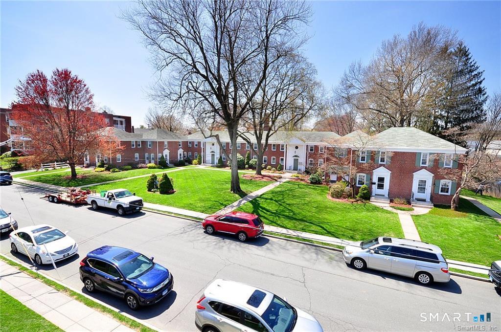 53 Robin Road, Unit B1 West Hartford, CT 06119 - Photo 17 of 17