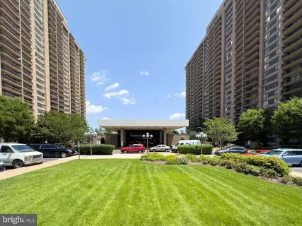 $369,900 | 3701 South George Mason Drive, Unit 1813N, Falls Church, VA 22041