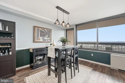 $369,900 | 3701 South George Mason Drive, Unit 1813N, Falls Church, VA 22041