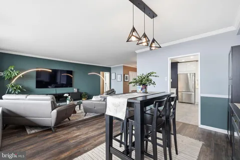 $369,900 | 3701 South George Mason Drive, Unit 1813N, Falls Church, VA 22041