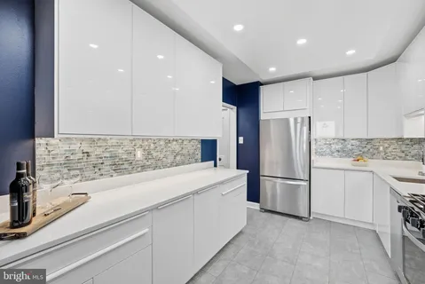 $369,900 | 3701 South George Mason Drive, Unit 1813N, Falls Church, VA 22041