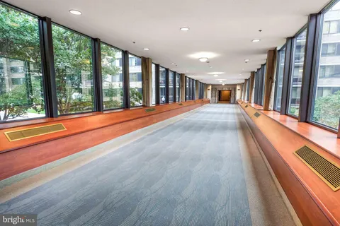 $369,900 | 3701 South George Mason Drive, Unit 1813N, Falls Church, VA 22041