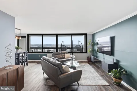 $369,900 | 3701 South George Mason Drive, Unit 1813N, Falls Church, VA 22041