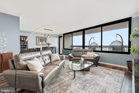 $369,900 | 3701 South George Mason Drive, Unit 1813N, Falls Church, VA 22041