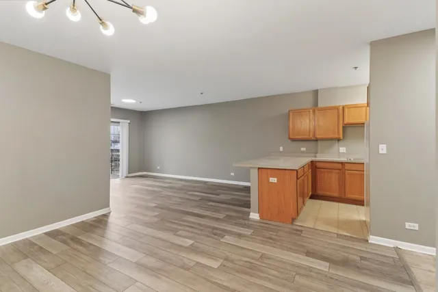 $1,950 | 10 North Lake Street, Unit 307, Grayslake, IL 60030