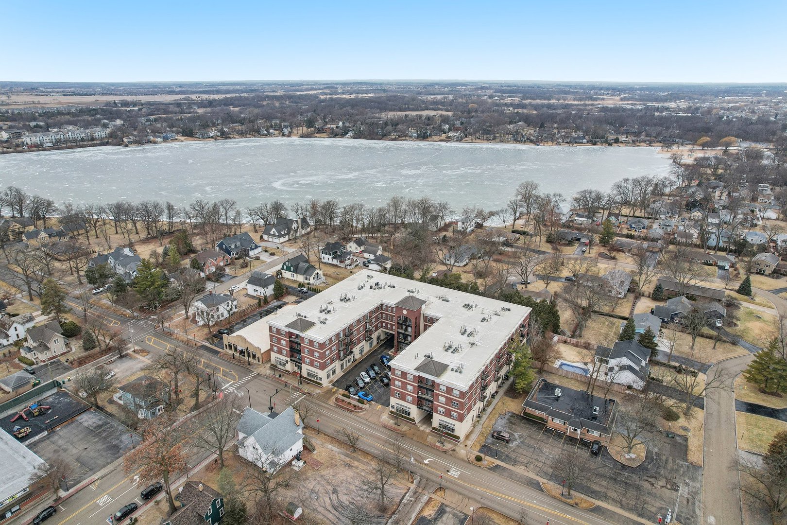 10 North Lake Street, Unit 307 Grayslake, IL 60030 - Photo 2 of 41