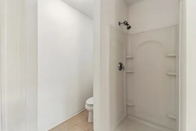 $1,950 | 10 North Lake Street, Unit 307, Grayslake, IL 60030