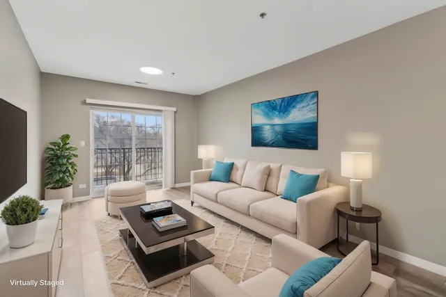 $1,950 | 10 North Lake Street, Unit 307, Grayslake, IL 60030