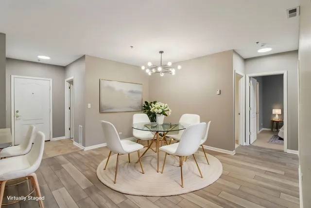 $1,950 | 10 North Lake Street, Unit 307, Grayslake, IL 60030