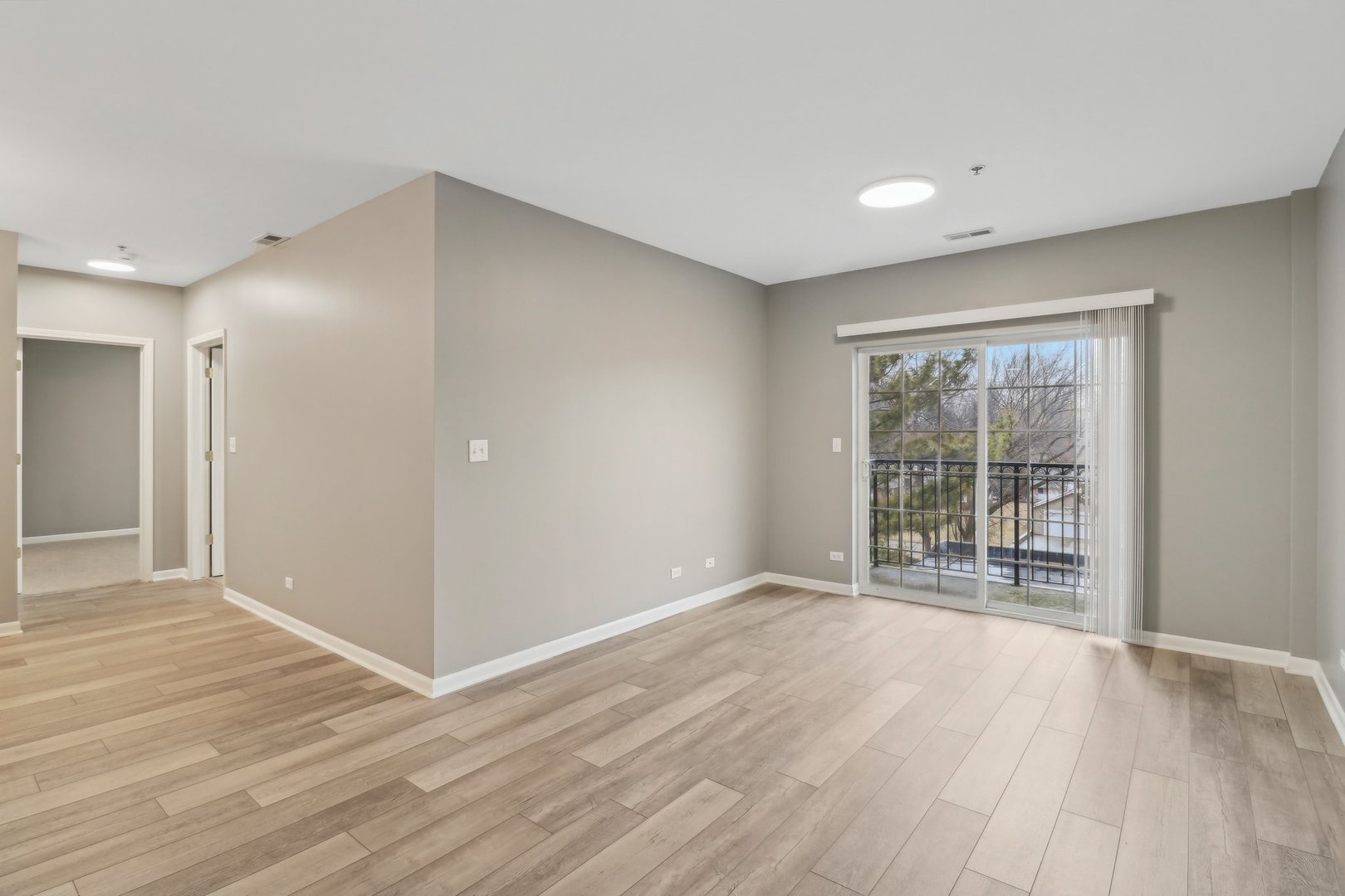 10 North Lake Street, Unit 307 Grayslake, IL 60030 - Photo 8 of 41