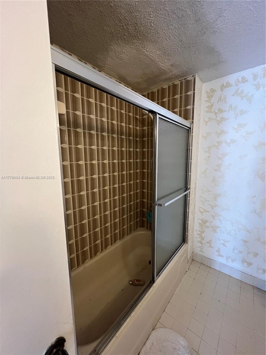 9124 Collins Avenue, Unit 304 Surfside, FL 33154 - Photo 23 of 29