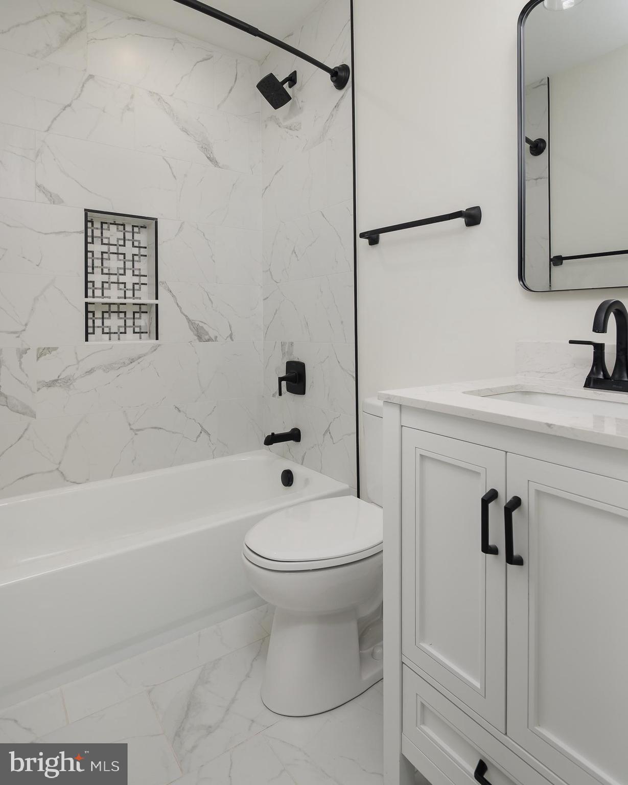 2836 Cameron Road Falls Church, VA 22042 - Photo 19 of 35 MAIN LEVEL HALL BATHROOM W/ TUB