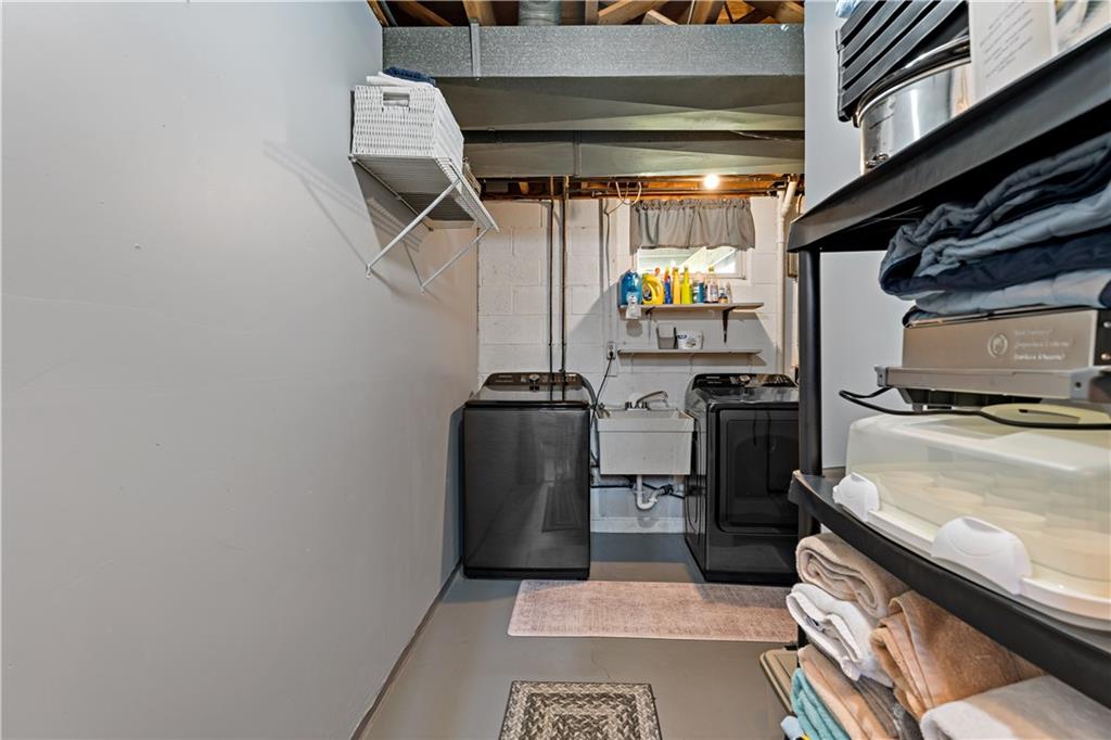 331 Trinity Drive Washington, PA 15301 - Photo 28 of 35 a kitchen with refrigerator and cabinets