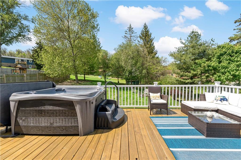 331 Trinity Drive Washington, PA 15301 - Photo 30 of 35 a view of sitting area with furniture